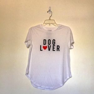White casual shirt that has “dog lover” on it